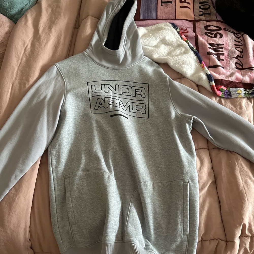 Under Armor sweatshirt